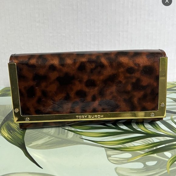 Tory Burch animal print patent glasses case - Picture 7 of 12